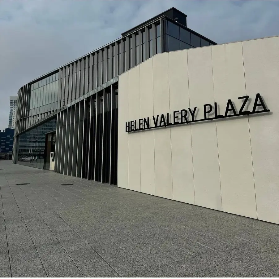 Сдаётся премиальный офис 338,6 м², БЦ «Helen & Valery Plaza», панорамный вид на парк и водохранилище — фото 2